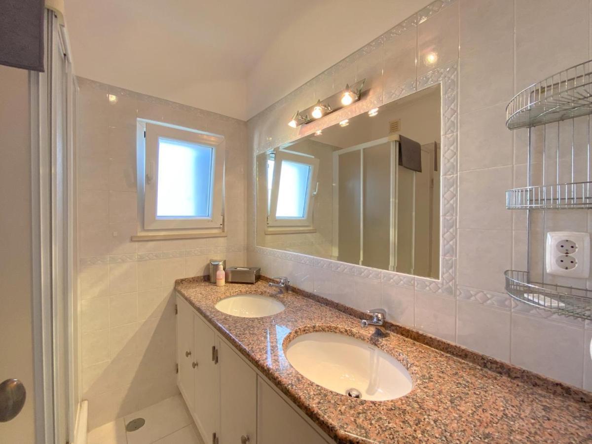 Charming Penthouse With Sea View In #1931 Appartement Lagos